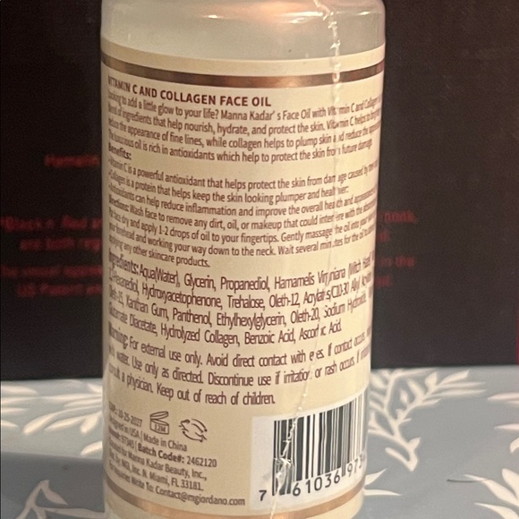 Manna Kadar Vitamin C & Collagen Face Oil - Picture 2 of 2